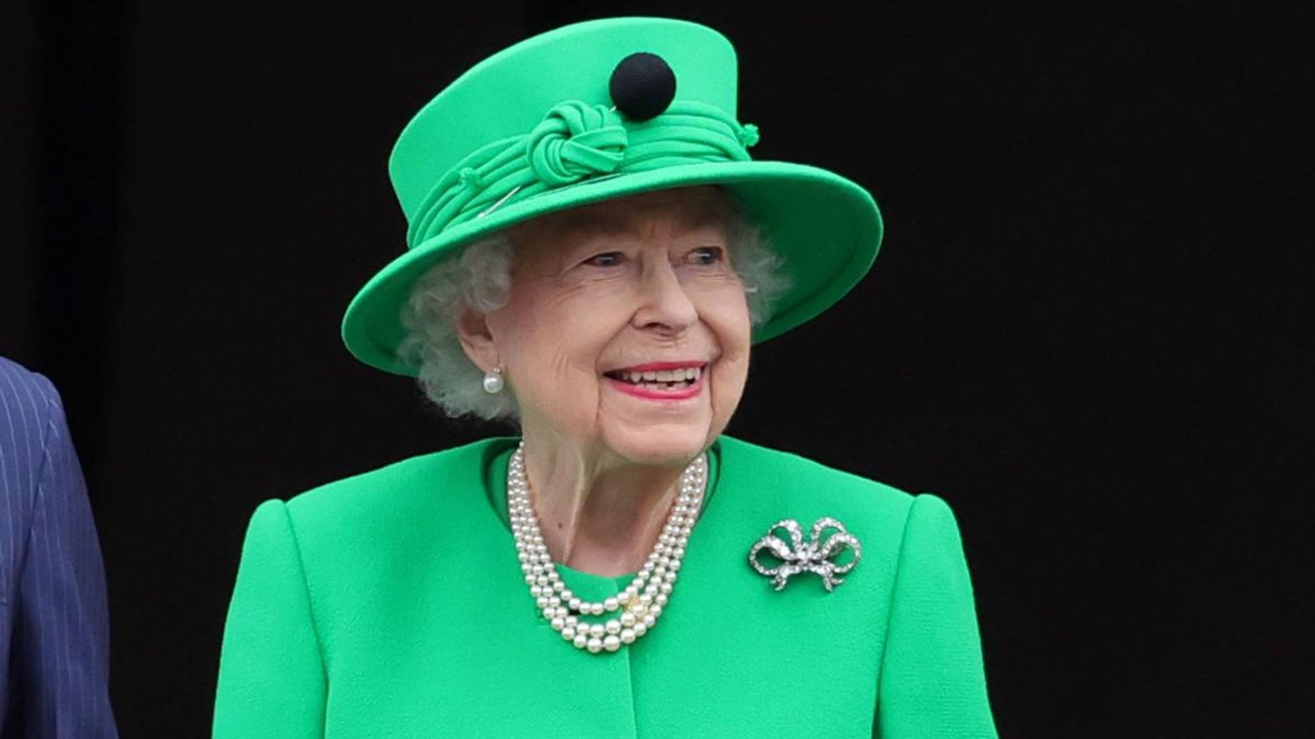 The Queen's poignant accessory for Platinum Jubilee Pageant has an incredible family history