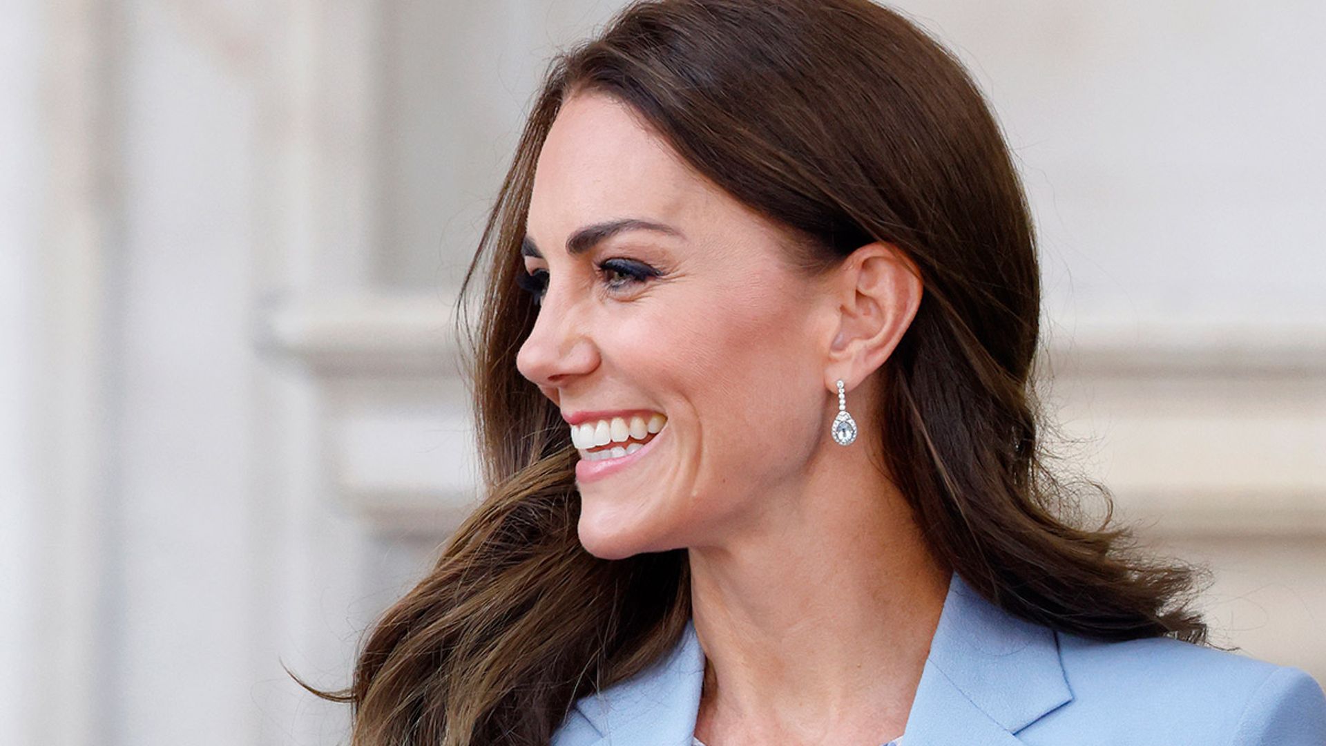 Kate Middleton's cape dress causes a major celebrity fashion trend