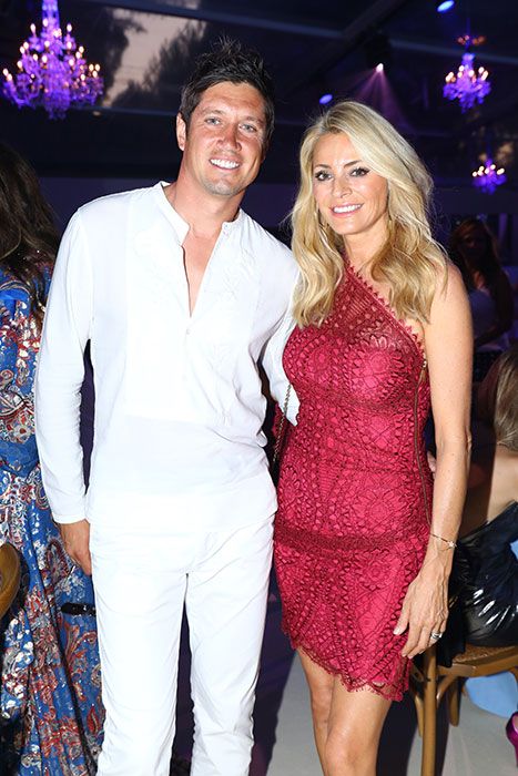 vernon-kay-poses-with-tess-daly