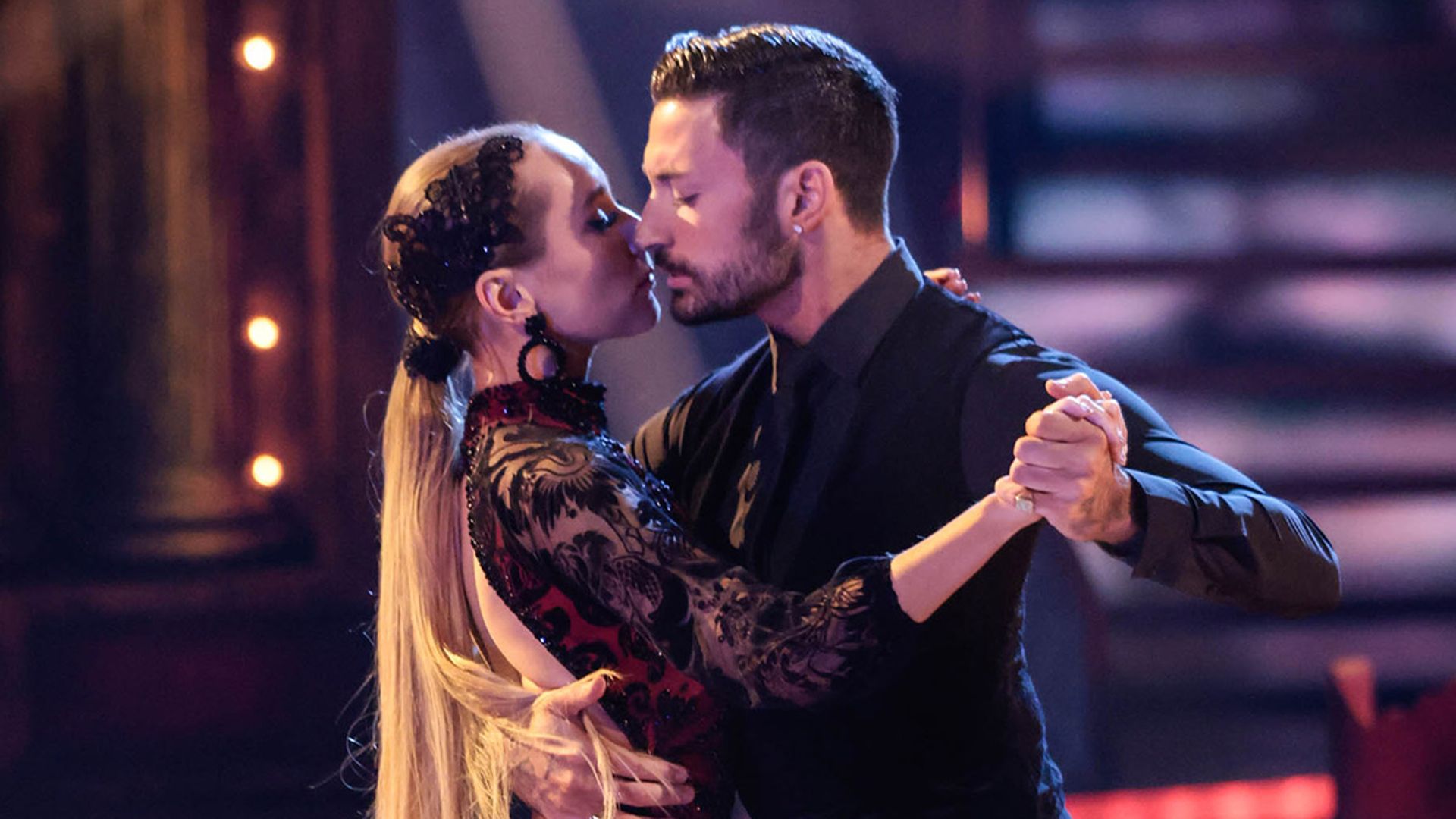 Strictly fans blown away by Rose Ayling-Ellis and Giovanni Pernice's intimate routine
