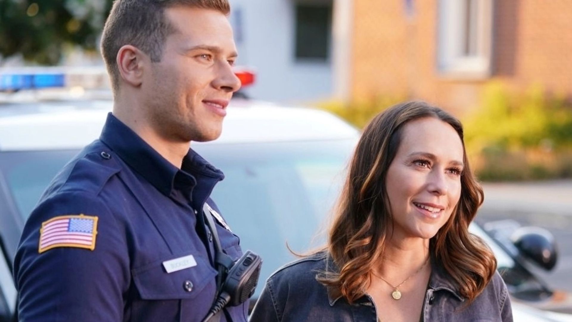9-1-1's Oliver Stark shares behind-the-scenes picture as Jennifer Love Hewittt confirms return