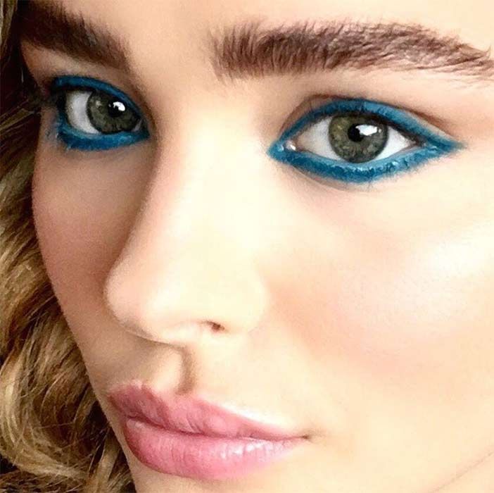 Chloe Moretz Brought Back The 80s Blue Eyeliner For Nyfw Hello 