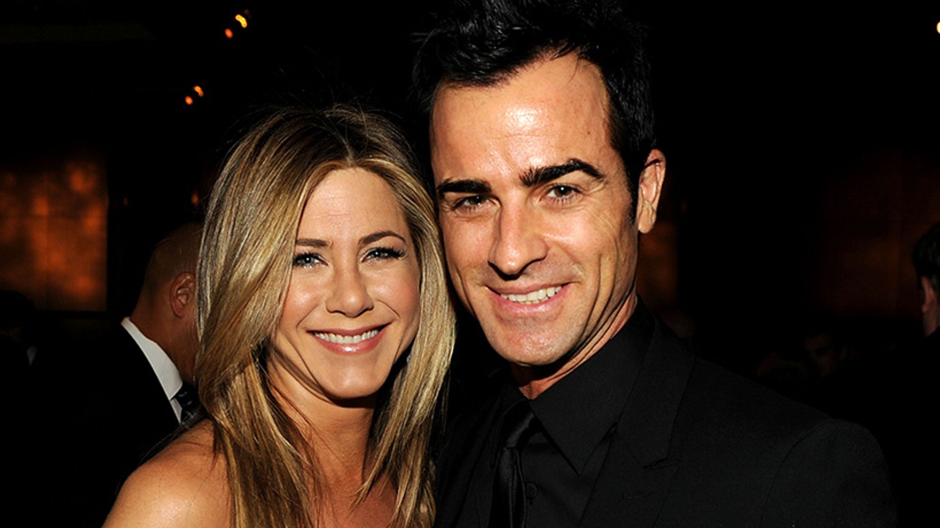 Justin Theroux defends himself from wife's bathroom thief allegations