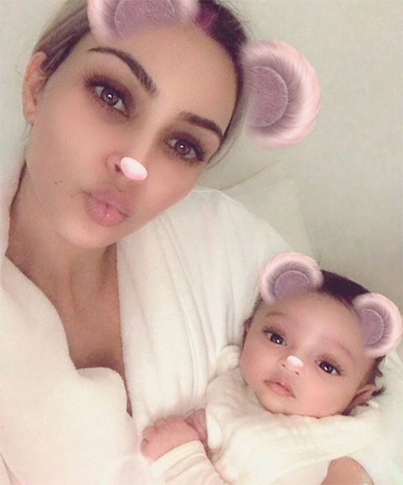 kim-kardashian-first-photo-baby-chicago-instagram