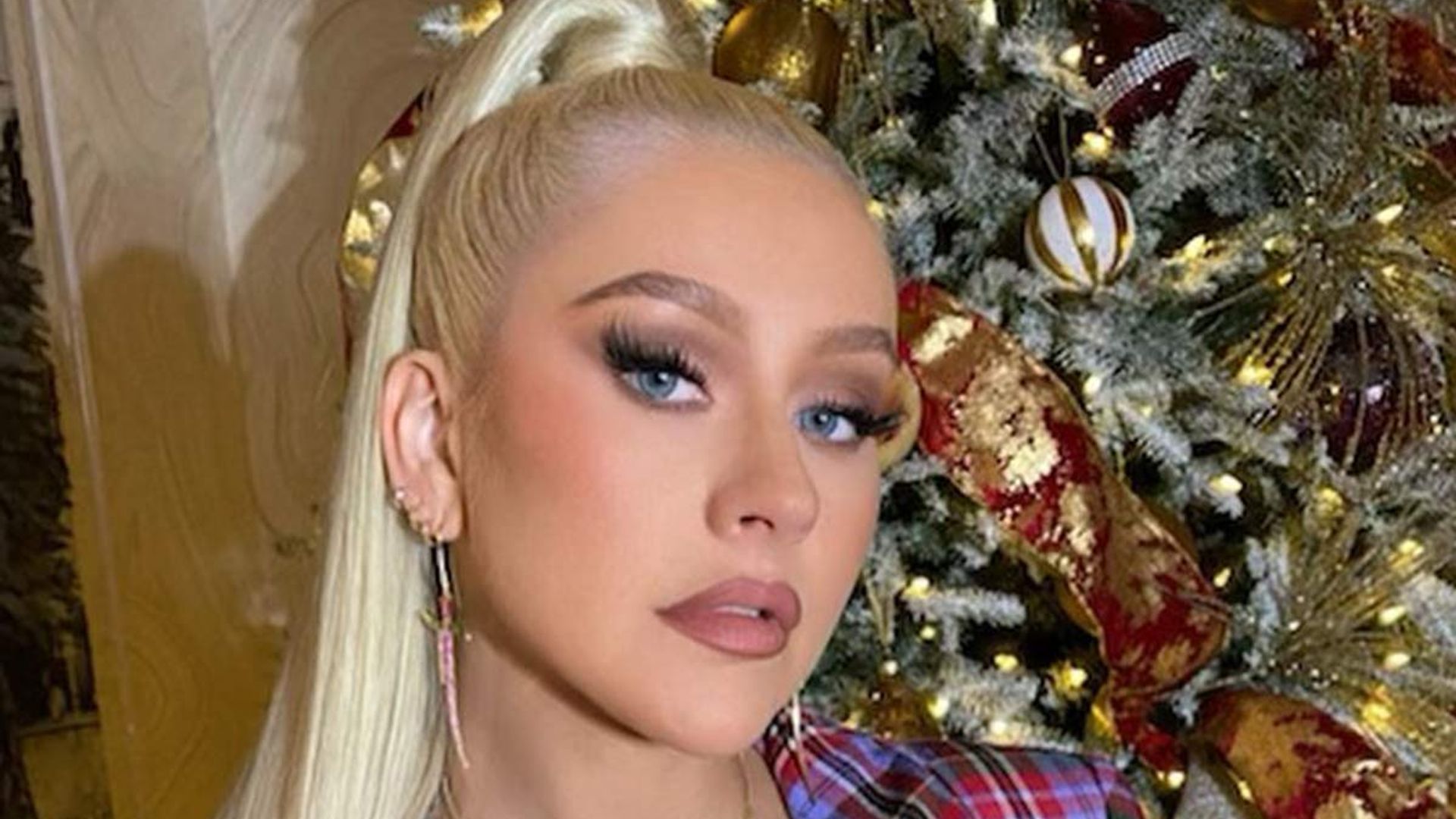 Christina Aguilera's platinum blonde hair has had a fierce makeover