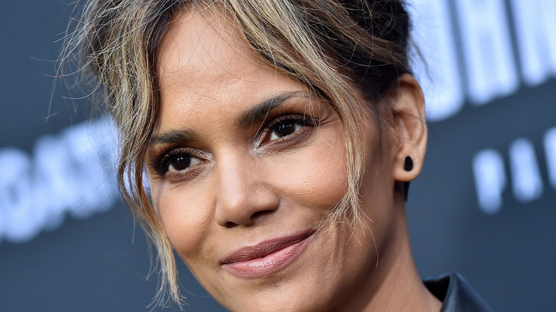 Halle Berry debuts daring new look at Oscars