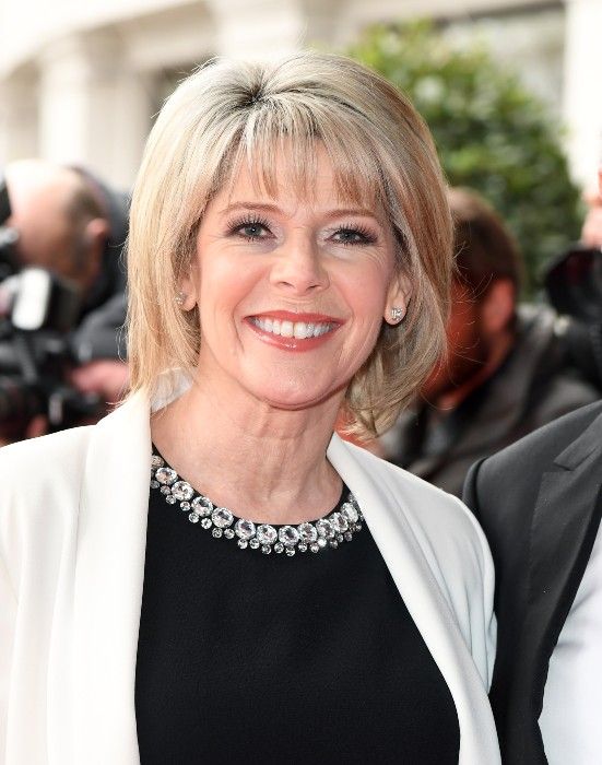 ruth-langsford-outside