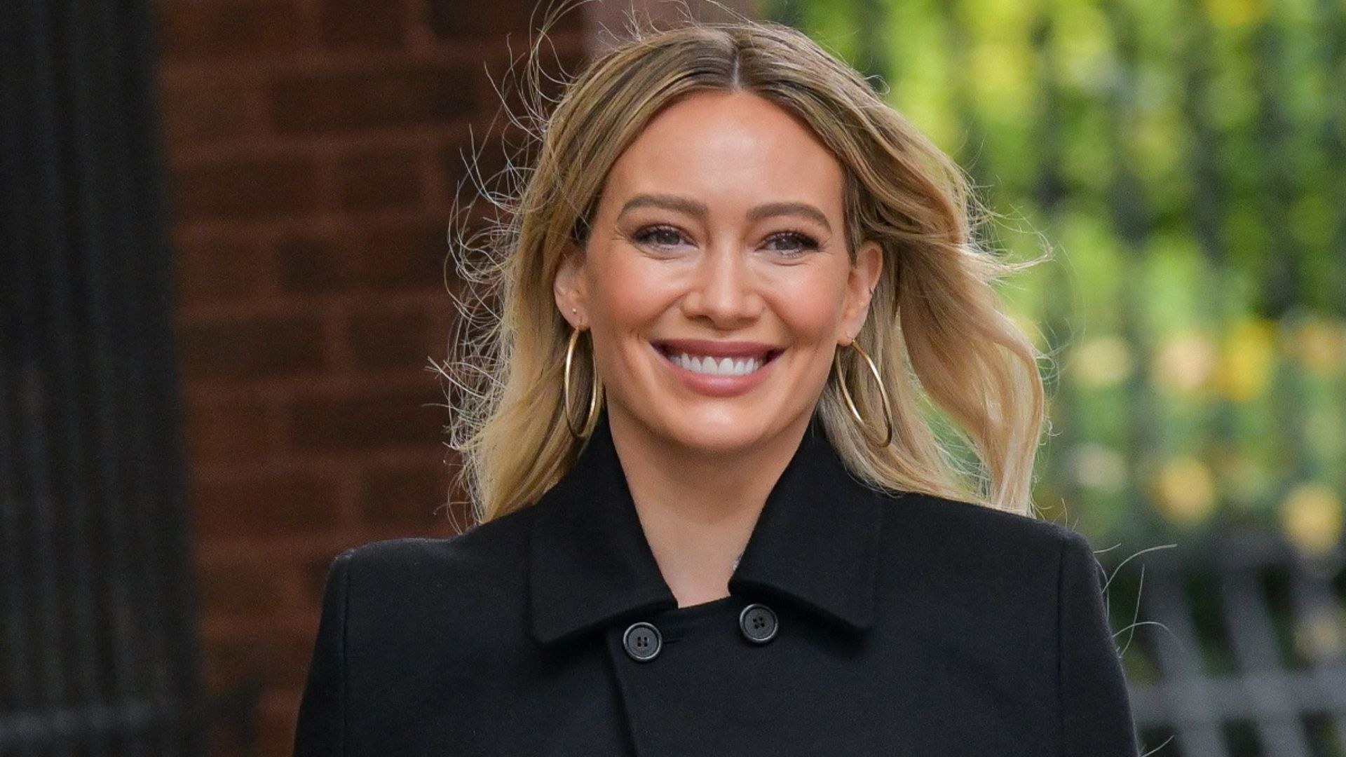 Hilary Duff accidentally dyes her hair after bathroom mishap