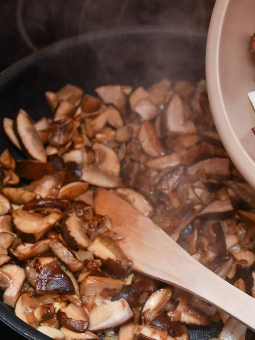 mushrooms-cooking