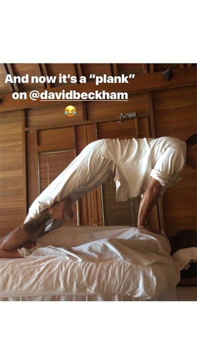 Victoria-David-Beckham-massage