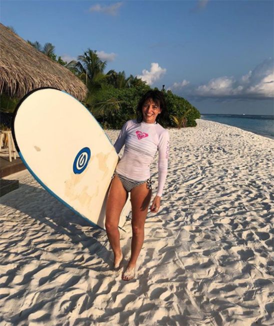 davina-mccall-surfing-in-maldives-instagram