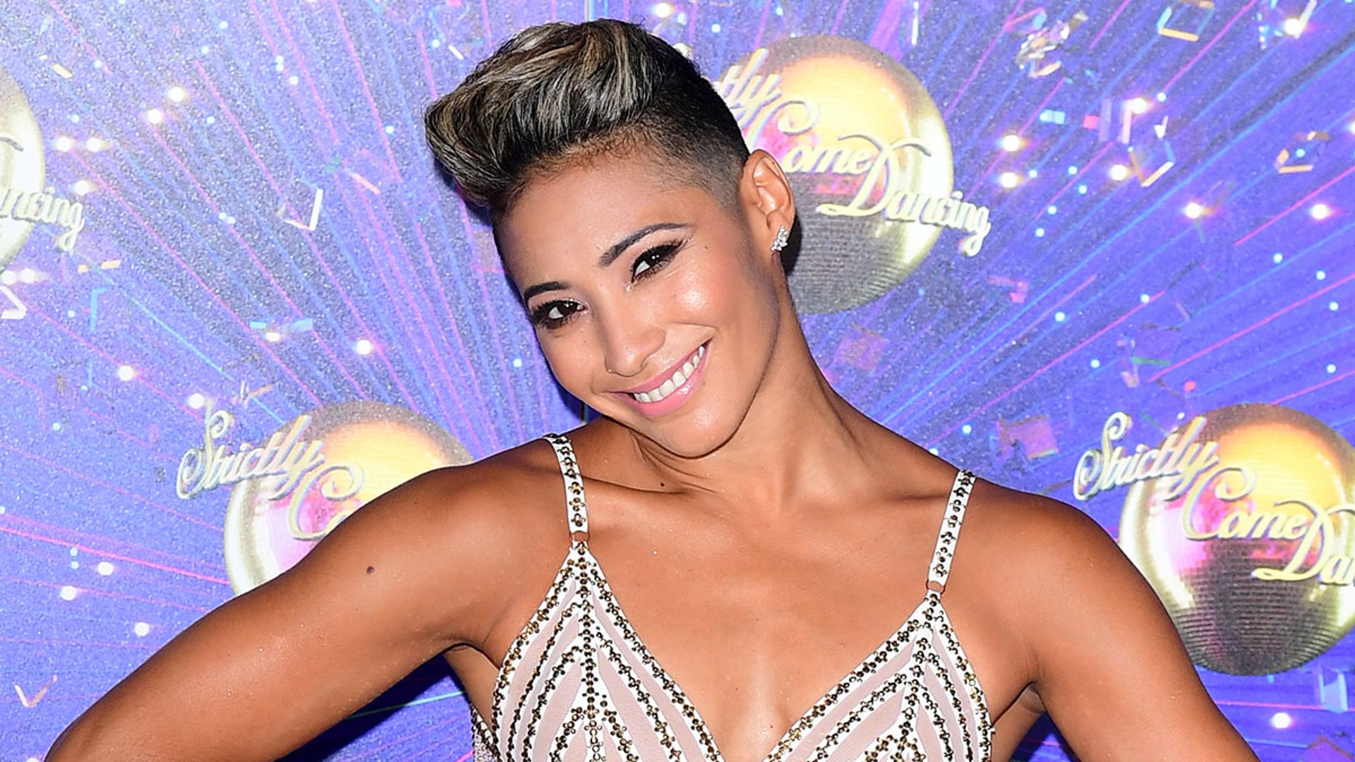 Karen Hauer shares 4-minute workout anyone can do at home - watch