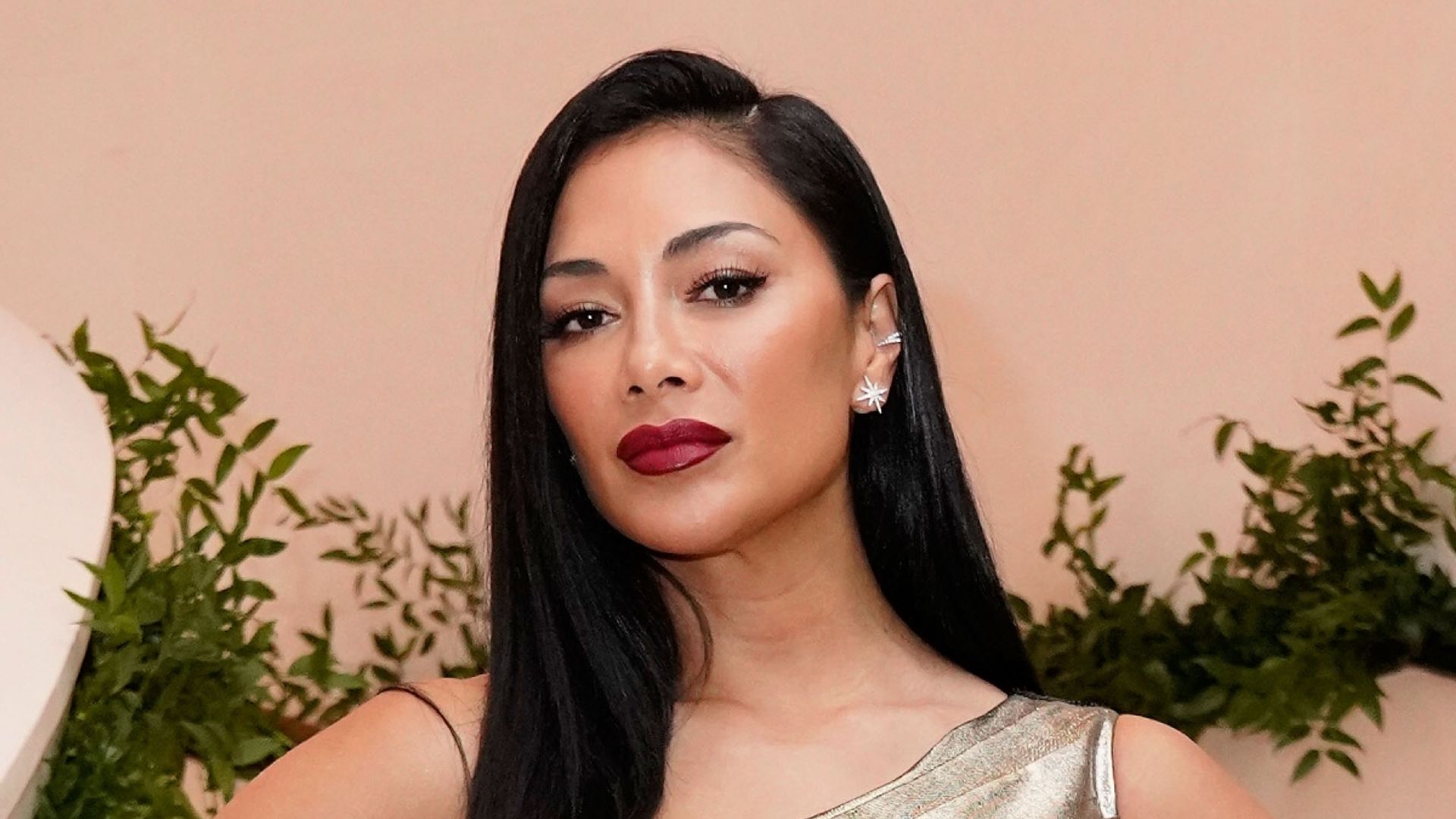 Nicole Scherzinger leaves fans and famous friends stunned with insane workout video