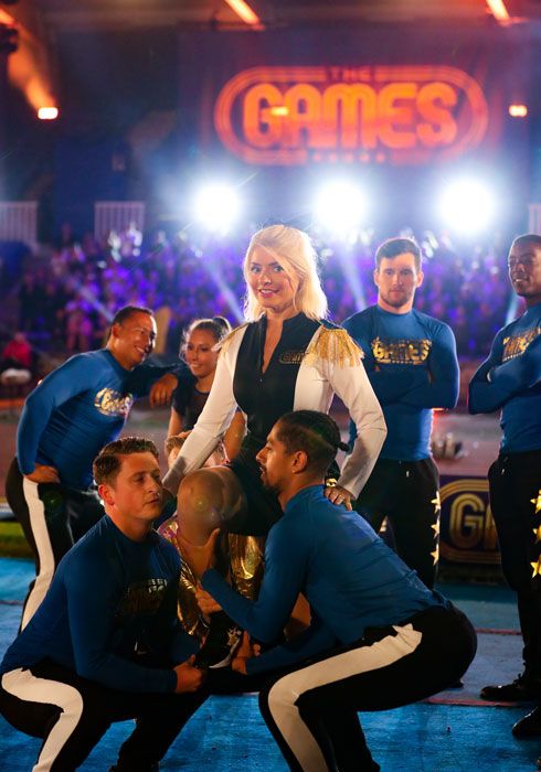 holly-willoughby-cheerleading