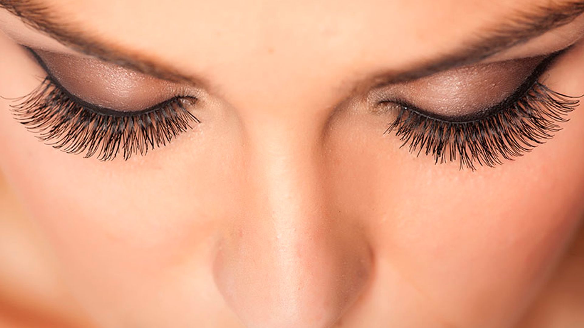 How to make your lashes look longer