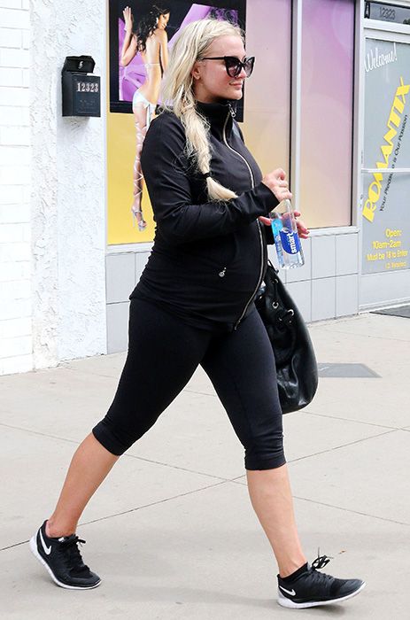 Ashlee Simpson – Seen after yoga class in Los Angeles
