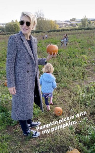 emma willis goes pumpkin picking