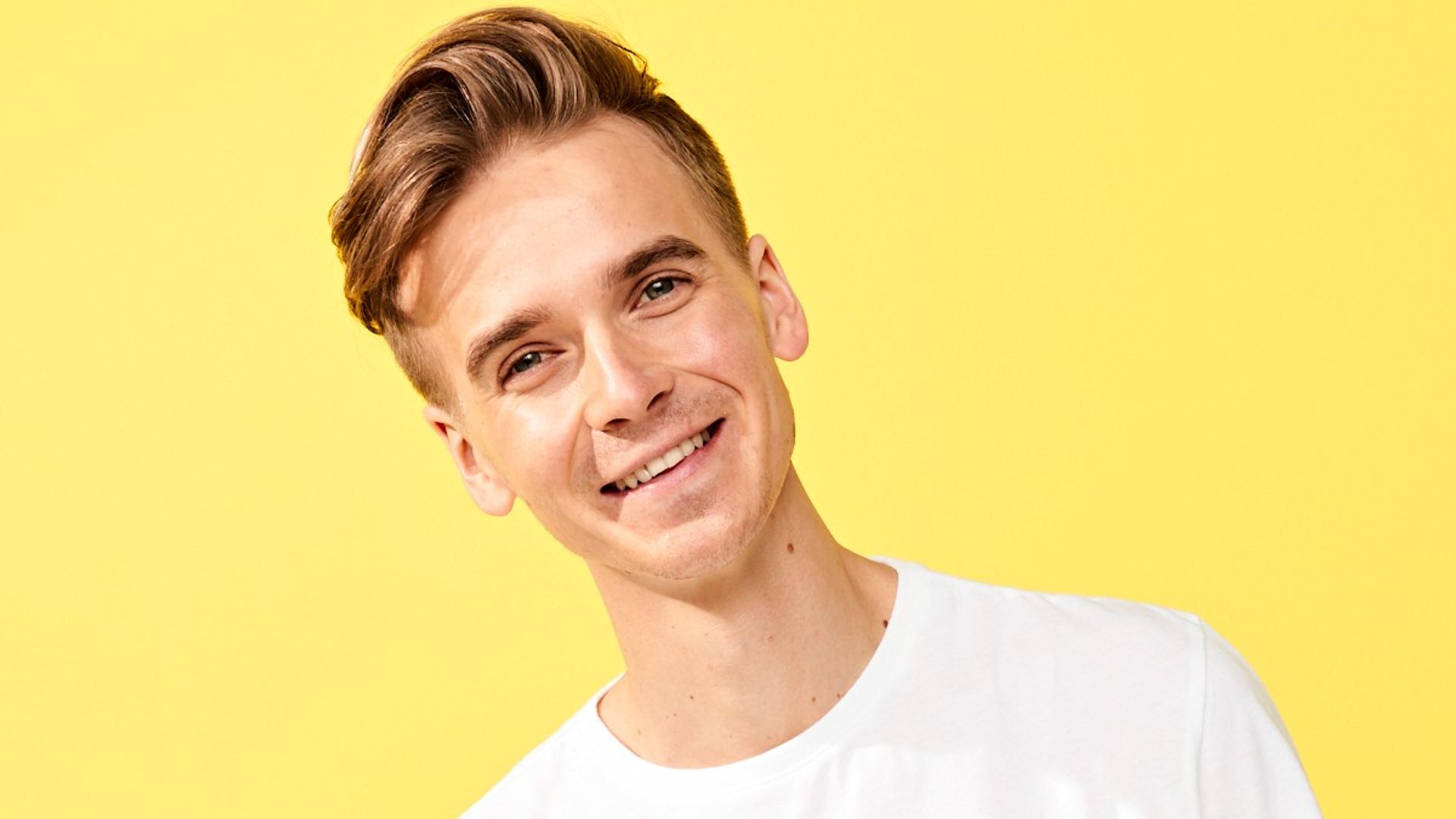 Joe Sugg delights fans with baby bump photo ahead of new arrival