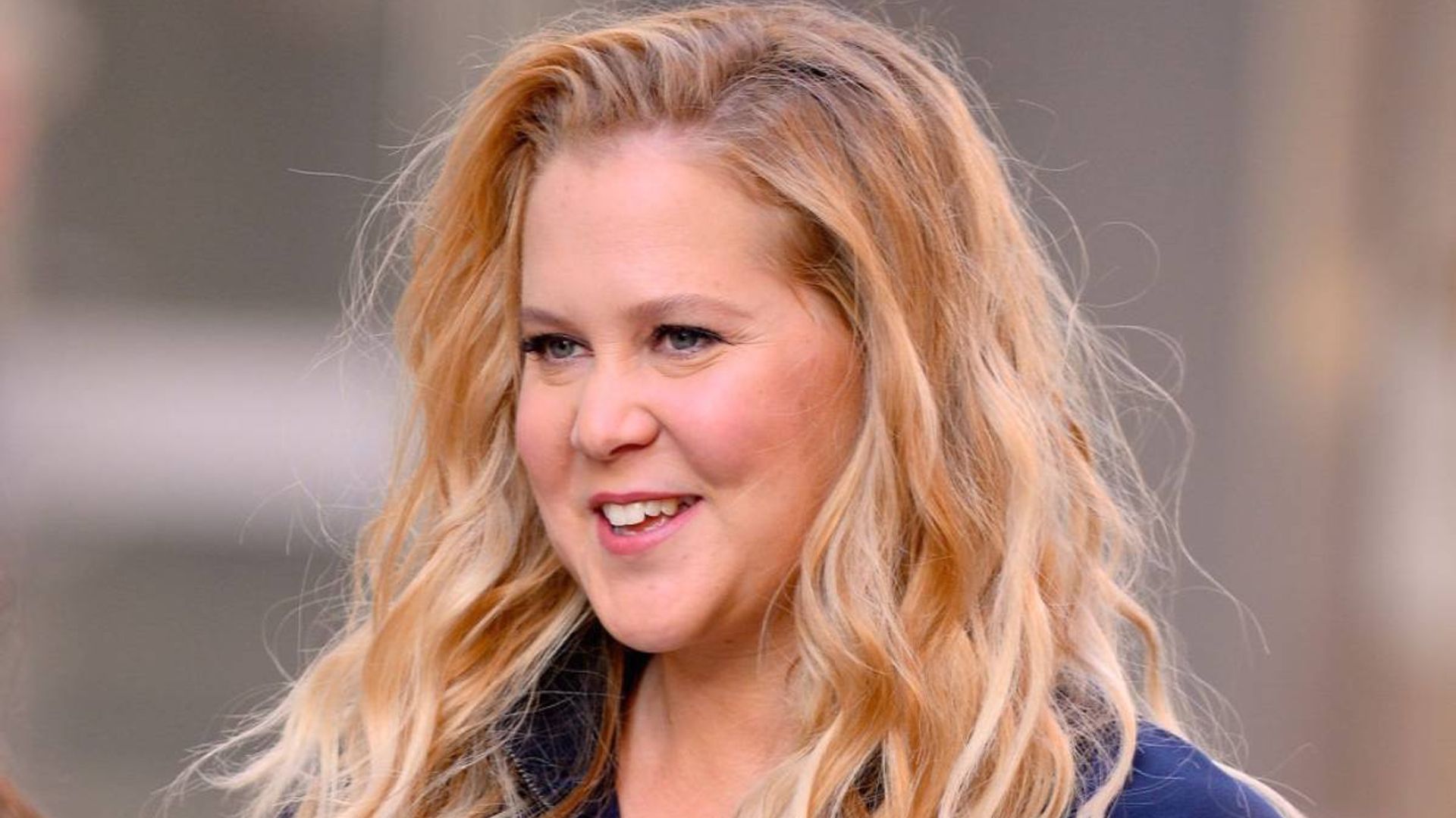 Amy Schumer confuses fans with hilarious pregnancy photo
