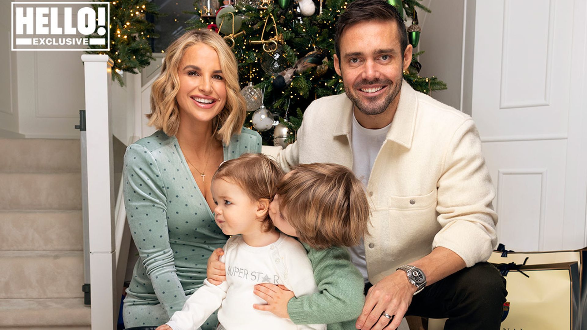 vogue-williams-family-pic-christmas