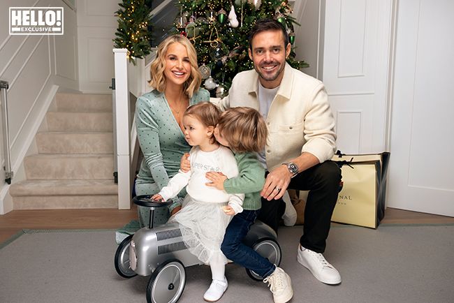 vogue-williams-family-pic-christmas
