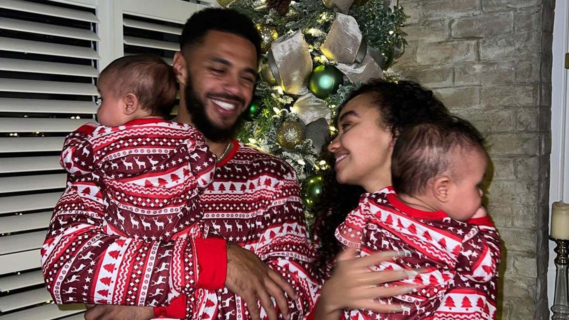 Little Mix's Leigh-Anne Pinnock tandem breastfeeds her twins in incredible picture