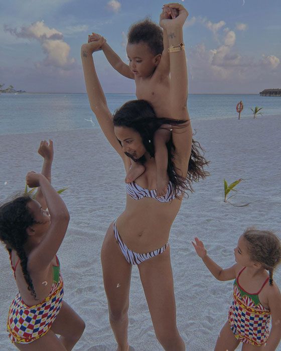 rochelle-humes-with-her-children