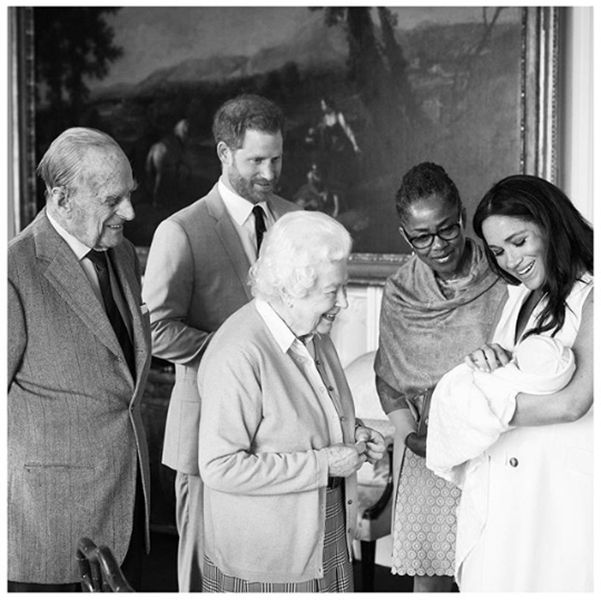 baby-archie-meets-the-queen