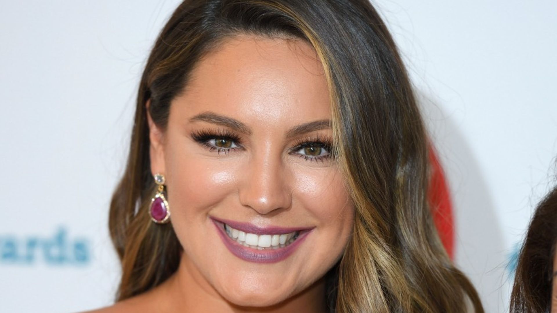 Kelly Brook takes to Instagram to share makeup-free post facial selfie
