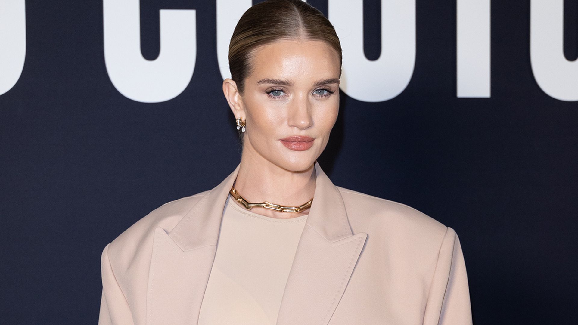 Rosie Huntington-Whiteley's feathered blazer is the ultimate 2023 partywear trend to try this spring
