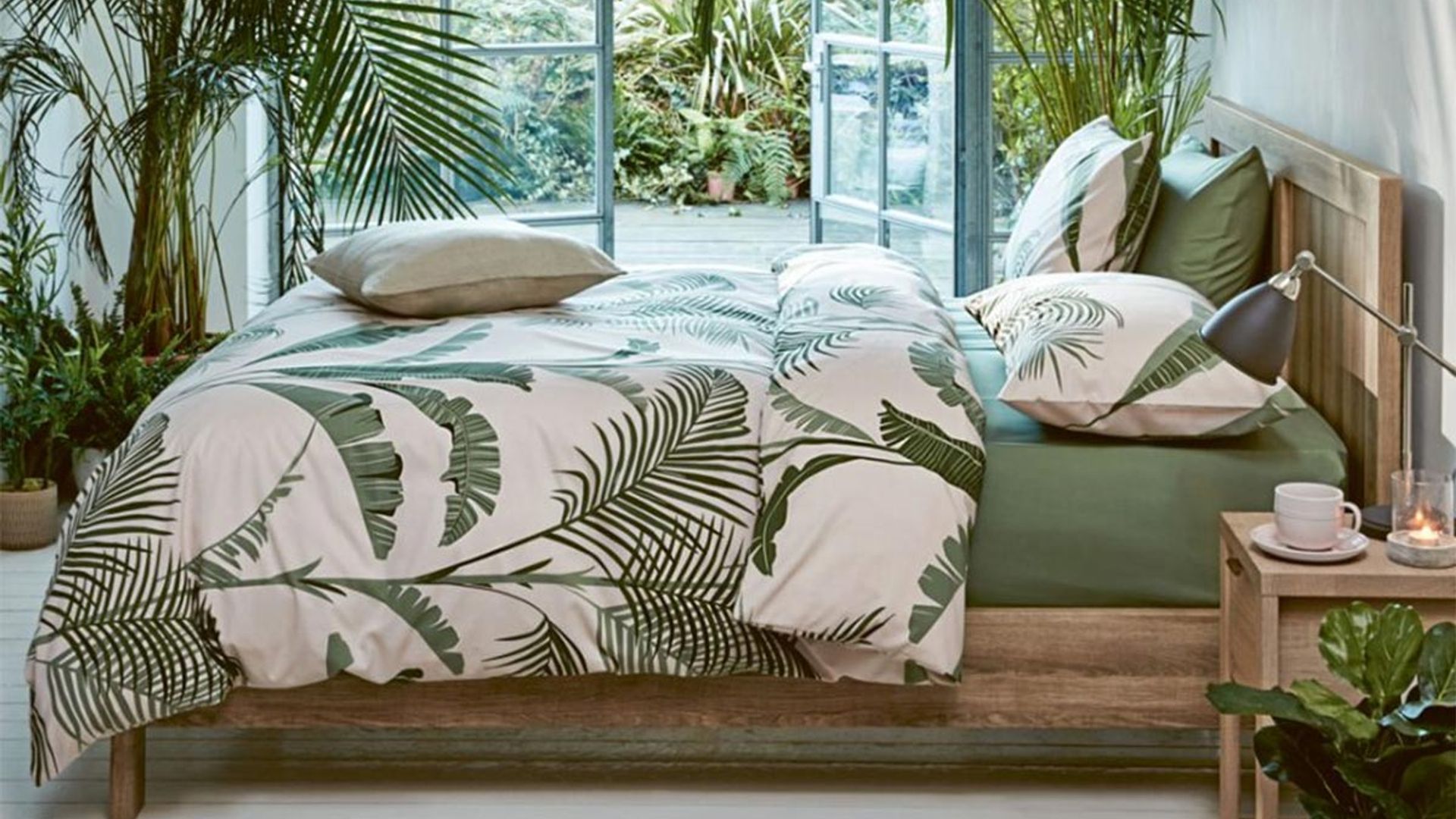 Marks Spencer S Sell Out Bedcover Is Coming Back Into Stores