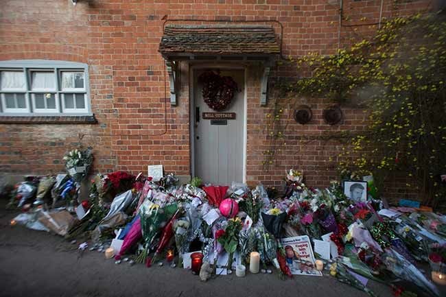 George Michael S Former Home Sells For 3 4million Hello,Ikea Customer Service Phone Number Usa