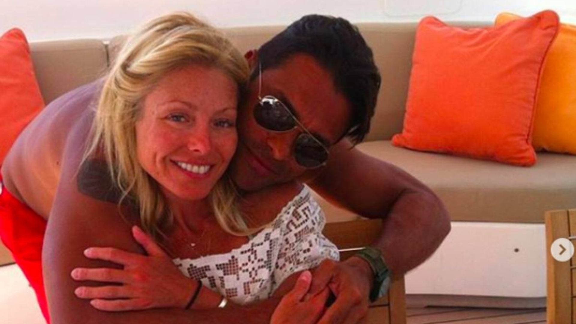 Kelly Ripa reveals incredible artwork inside her Caribbean holiday home