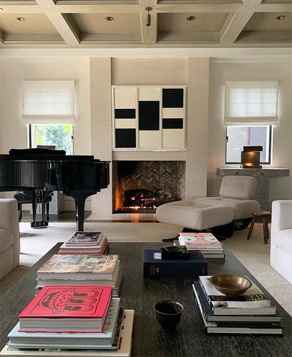 The Kardashians Interior Designer Reveals Secrets Of Working With Kourtney Khloe Kris Kendall And Kylie O - Kris Jenner Home Decor