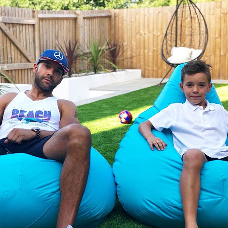 Alex Beresford's immaculate bachelor pad in Bristol revealed – see inside home