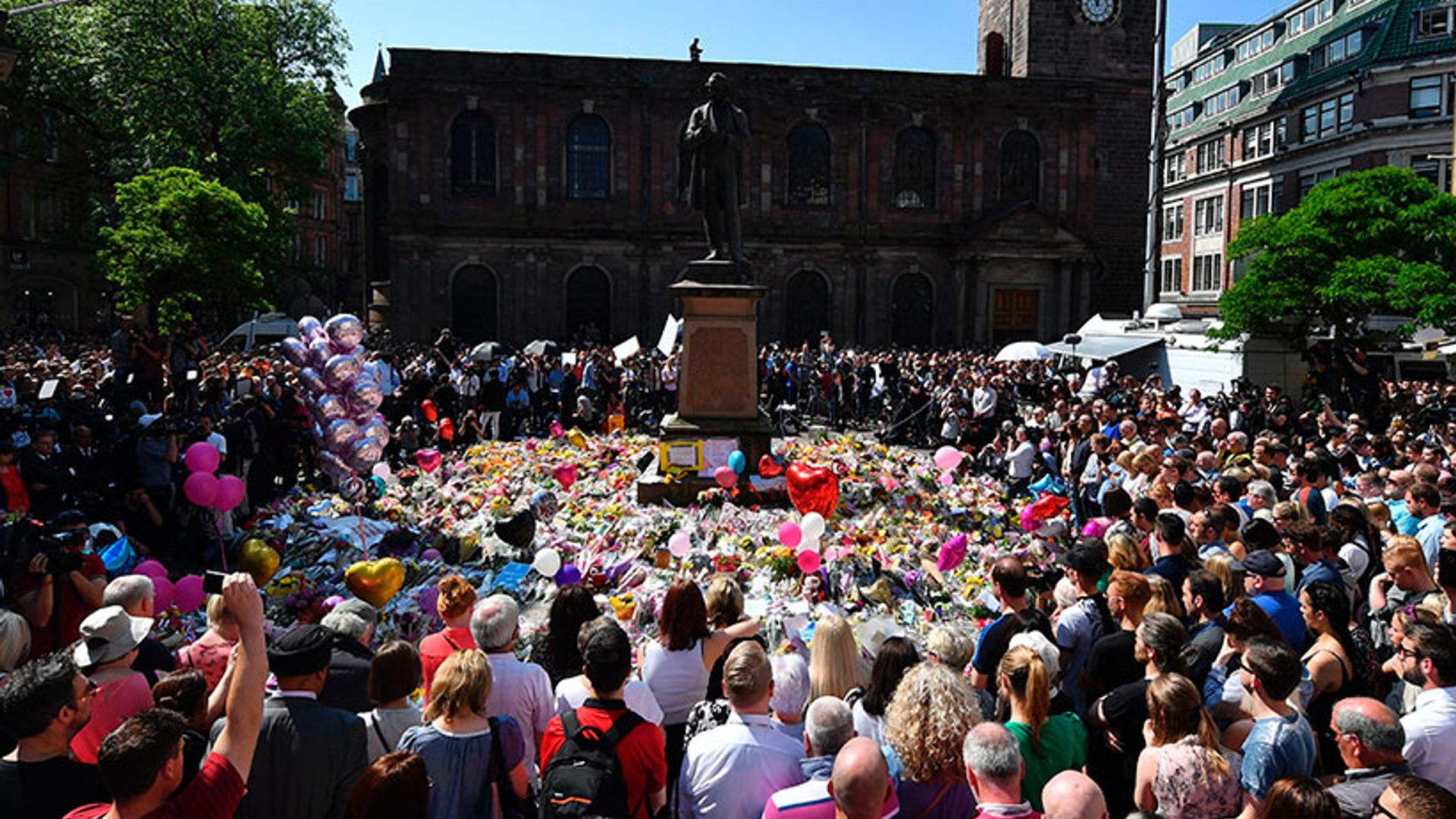 manchester-tributes4