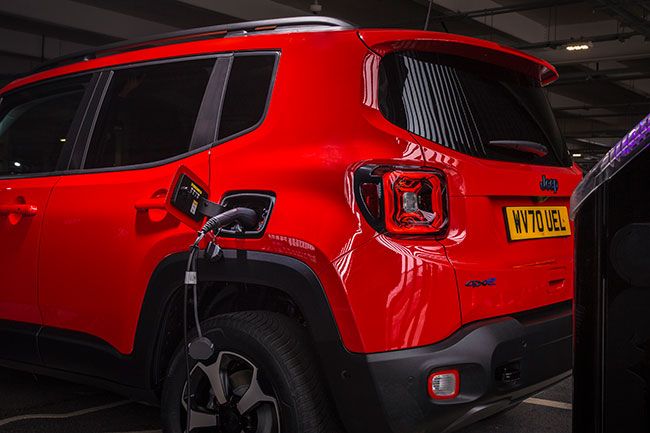 jeep-charging