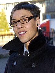 Celebrities who look absolutely nothing like they used to - Page 3 1533-gok-wan-b