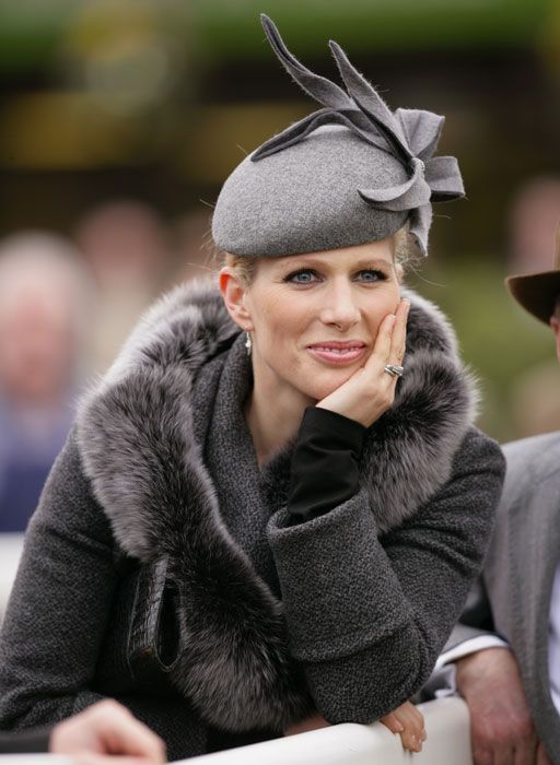 Zara Phillips and Mike Tindall attend Cheltenham races - Photo 6
