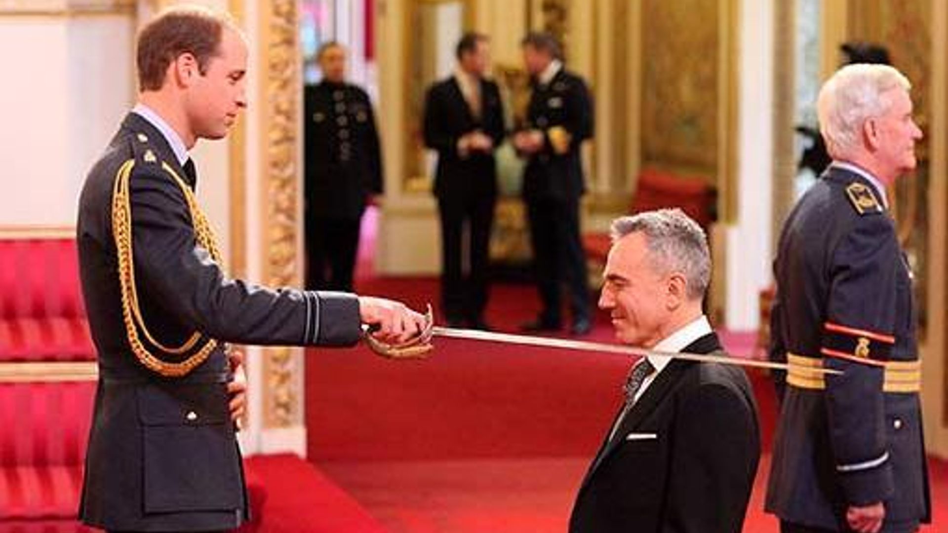 Prince William knights actor Daniel Day-Lewis