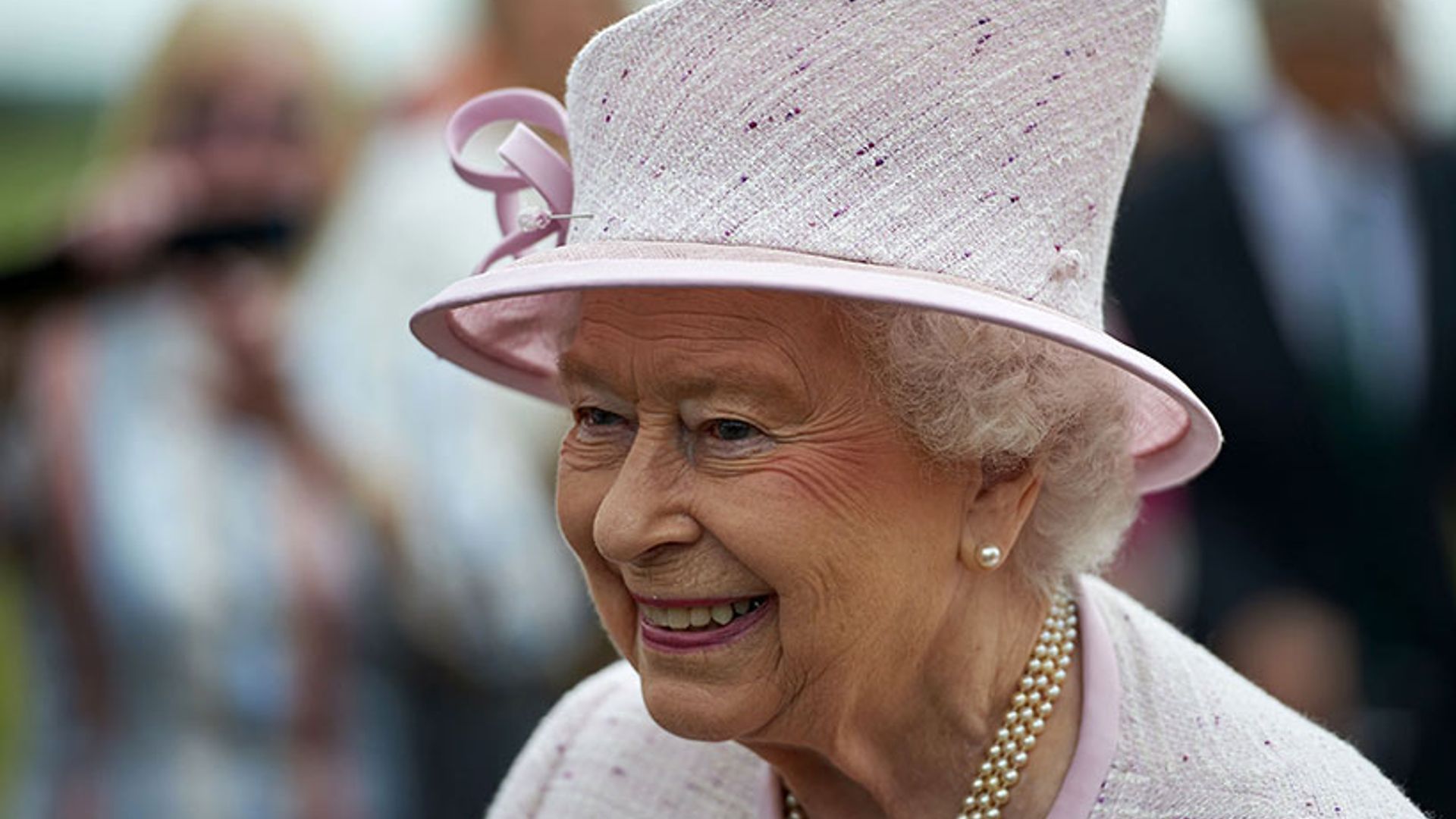 The Queen shocks locals by visiting Scotland pub for dinner