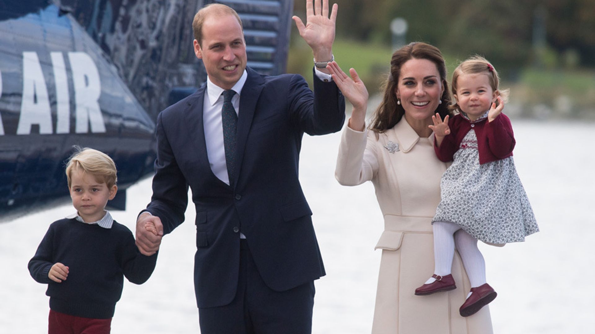 Prince William & Kate The Cambridge Family Christmas Card 2020 Thimble B/111 
