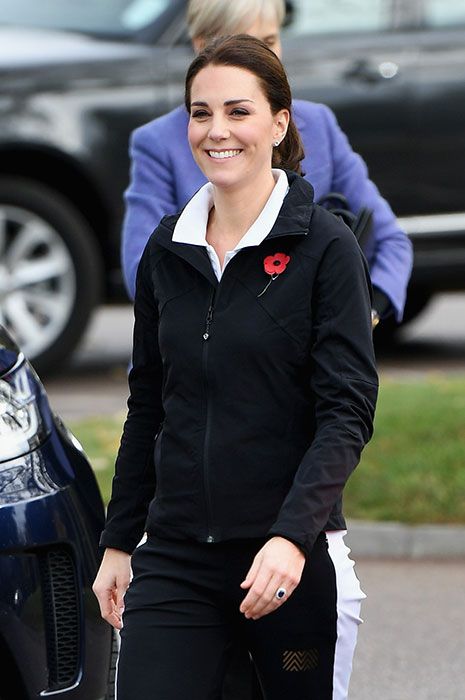 Kate-Middleton-lawn-tennis-association-visit
