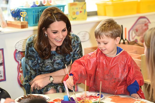 kate-middleton-place2be-school-young-boy