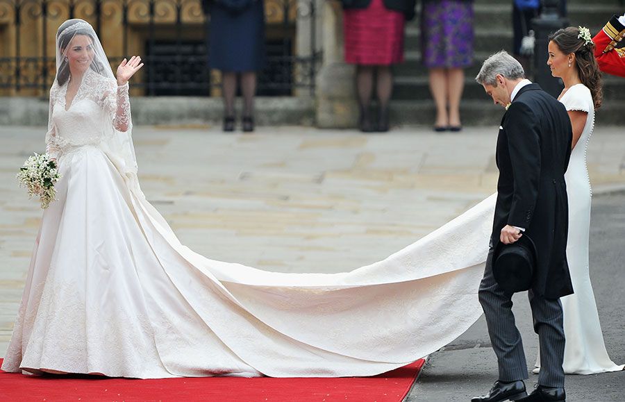 prince harry meghan markle wedding dress