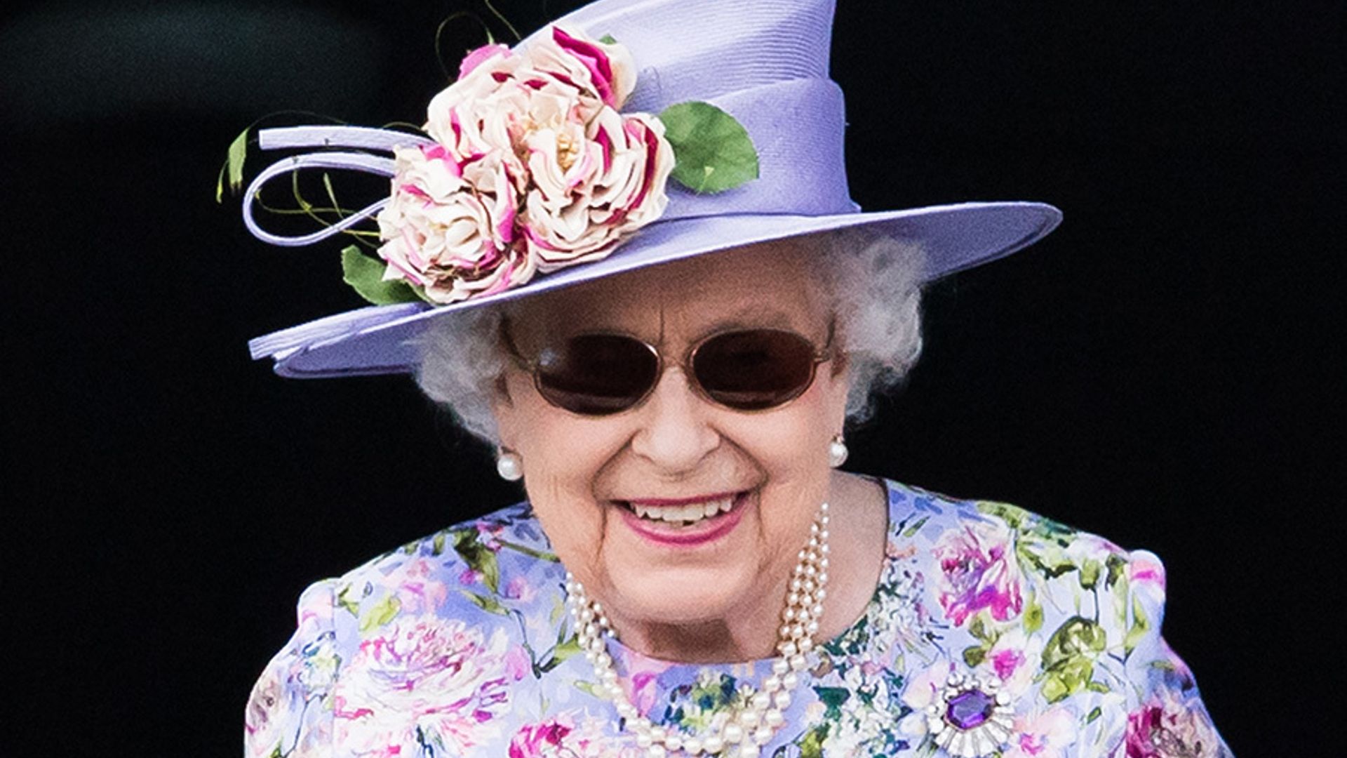Queen Elizabeth Sunglasses The Surprising Thing Youve Never Noticed