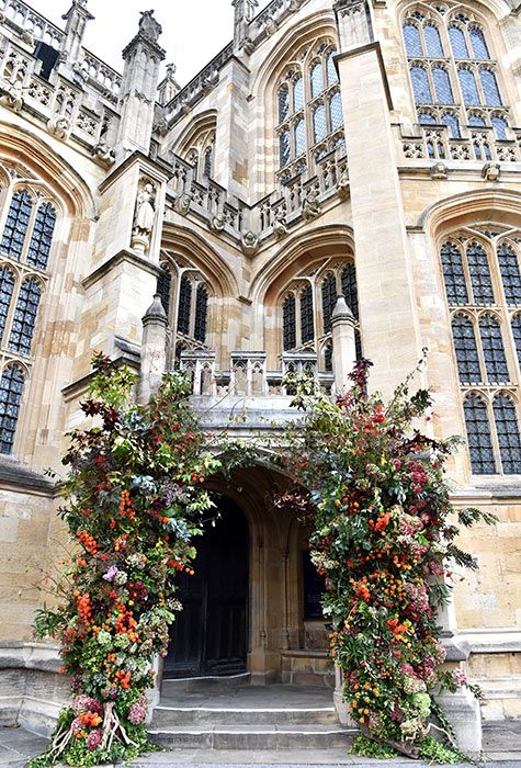 Royal-wedding-flowers-chapel