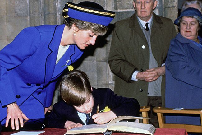 prince-william-signing-guestbook