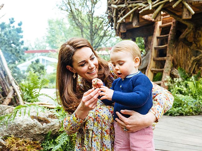 kate middleton and prince louis at chelsea flower show