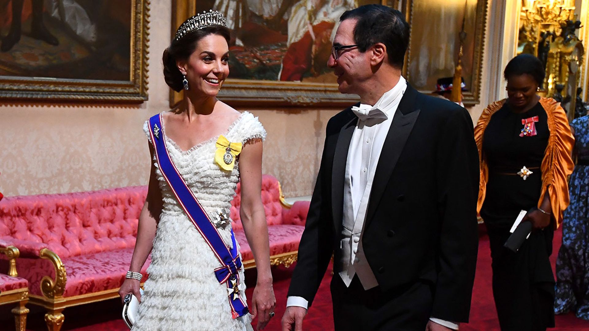 kate middleton stuns in white at state banquet